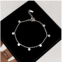 Load image into Gallery viewer, Idalia Disc Bracelet